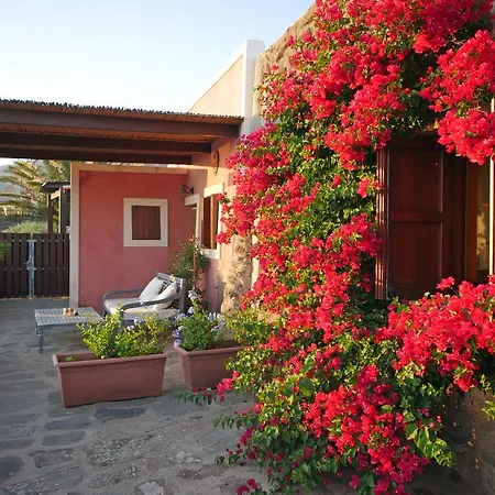 Tgi Dammusi Preziosi Scauri (Sicily)