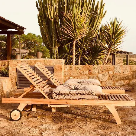 Tgi Dammusi Preziosi Scauri (Sicily)