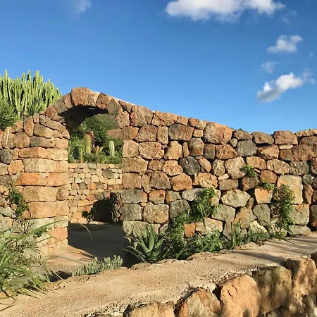 Tgi Dammusi Preziosi Scauri (Sicily)