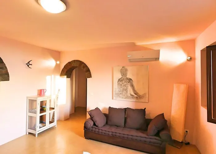 Tgi Dammusi Preziosi Scauri (Sicily)