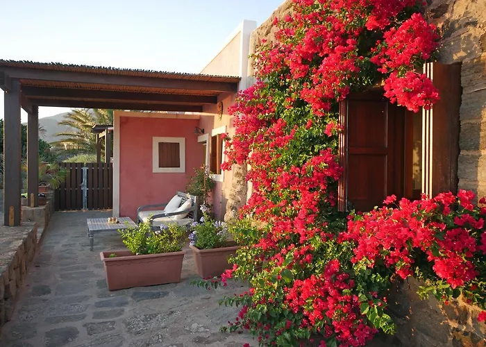 Tgi Dammusi Preziosi Scauri (Sicily)