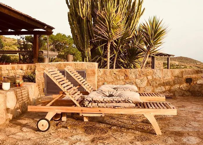Tgi Dammusi Preziosi Scauri (Sicily)
