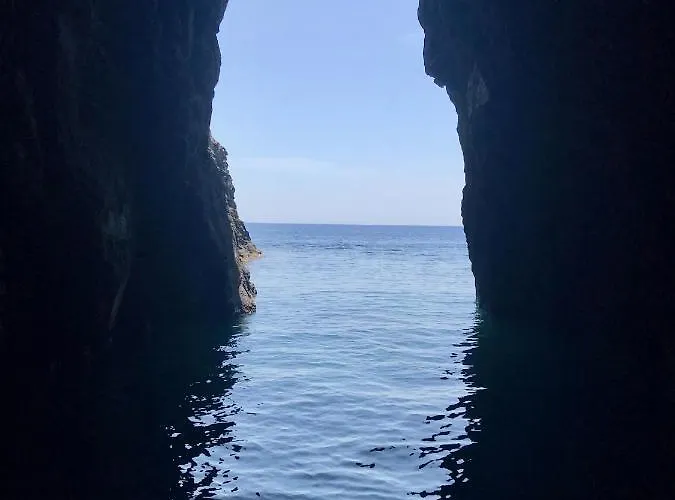 Tgi Dammusi Preziosi Scauri (Sicily)